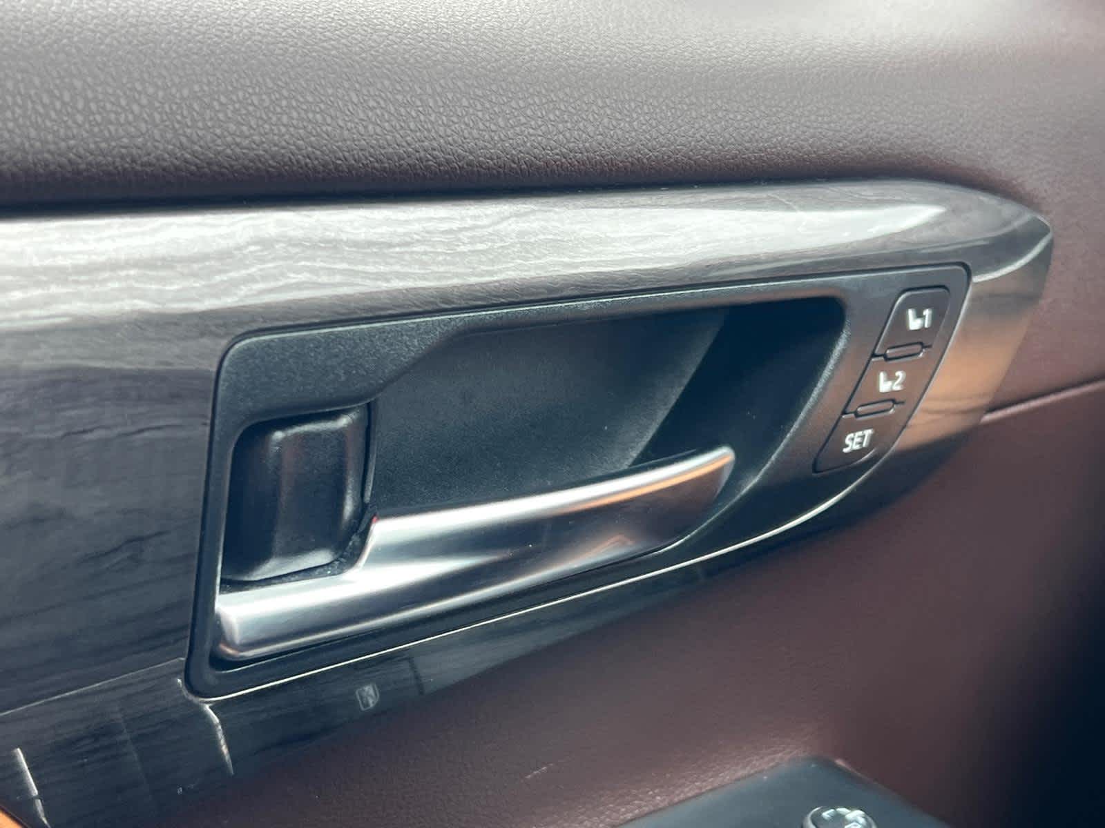 2020 Toyota Highlander Hybrid Platinum