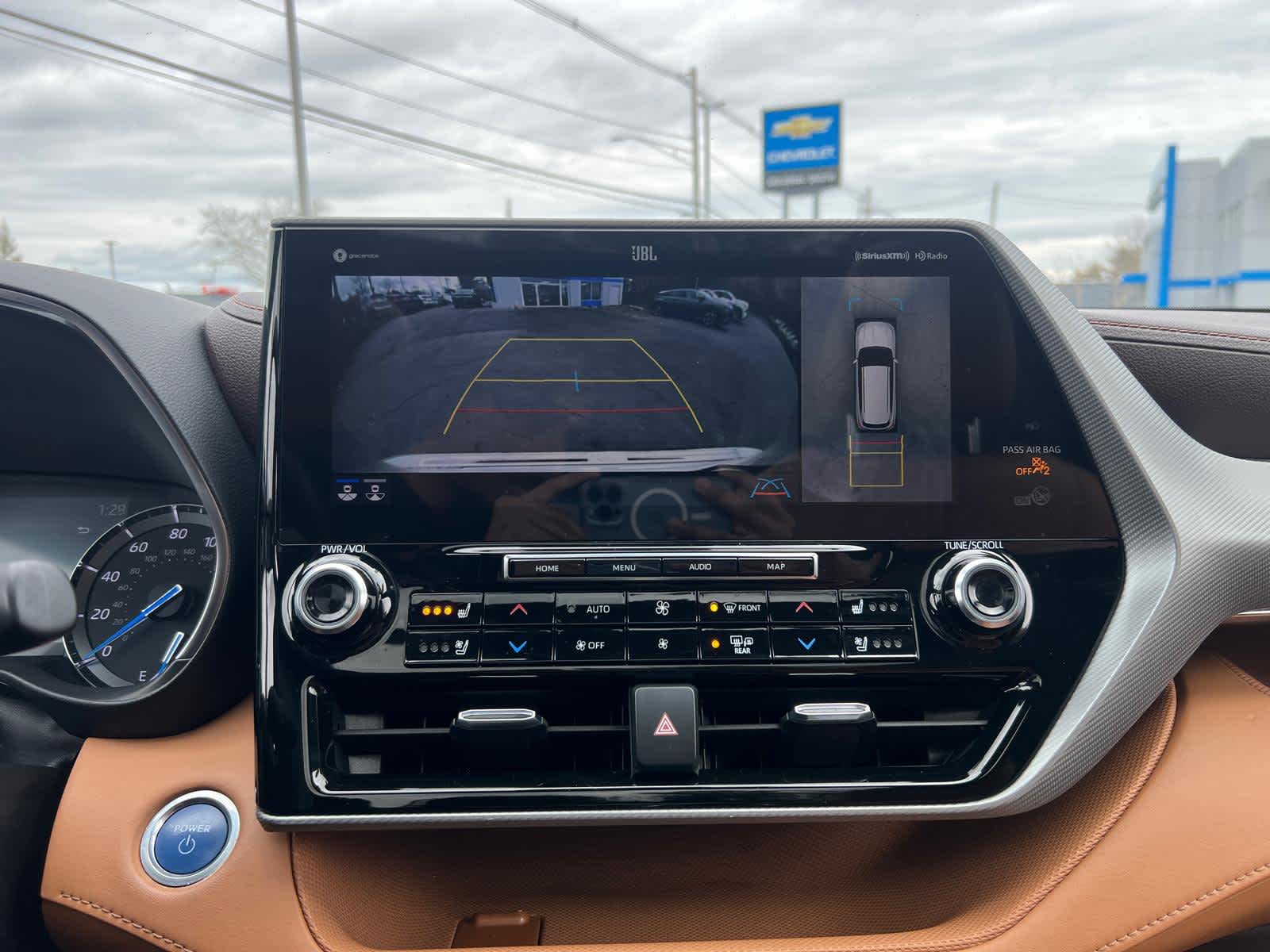 2020 Toyota Highlander Hybrid Platinum