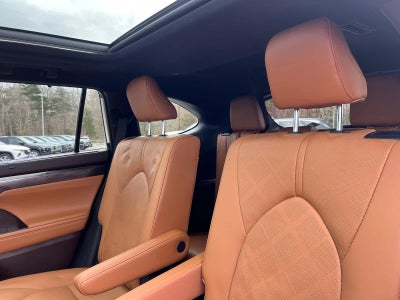 2020 Toyota Highlander Hybrid Platinum