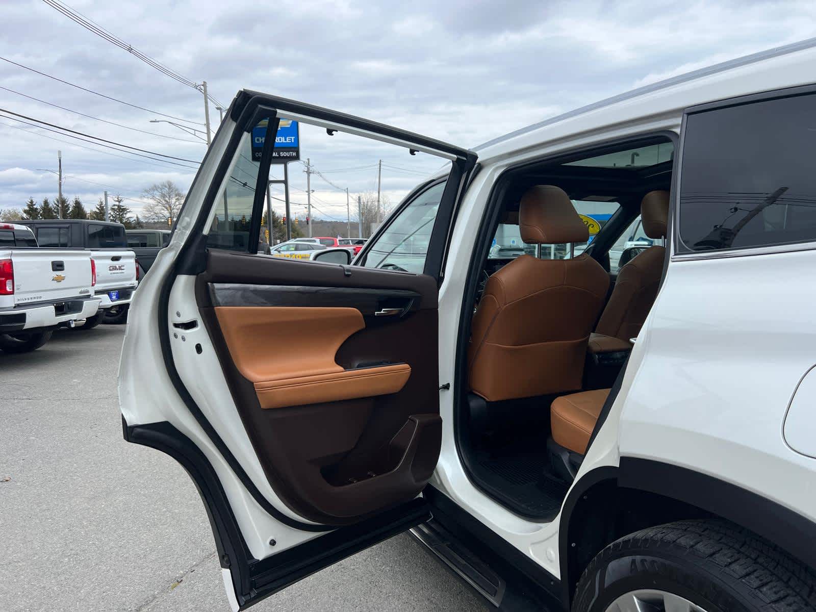 2020 Toyota Highlander Hybrid Platinum