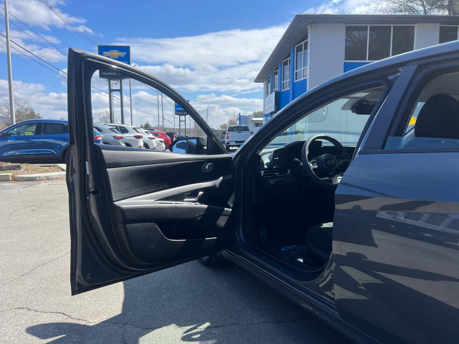 2025 Hyundai Elantra SE