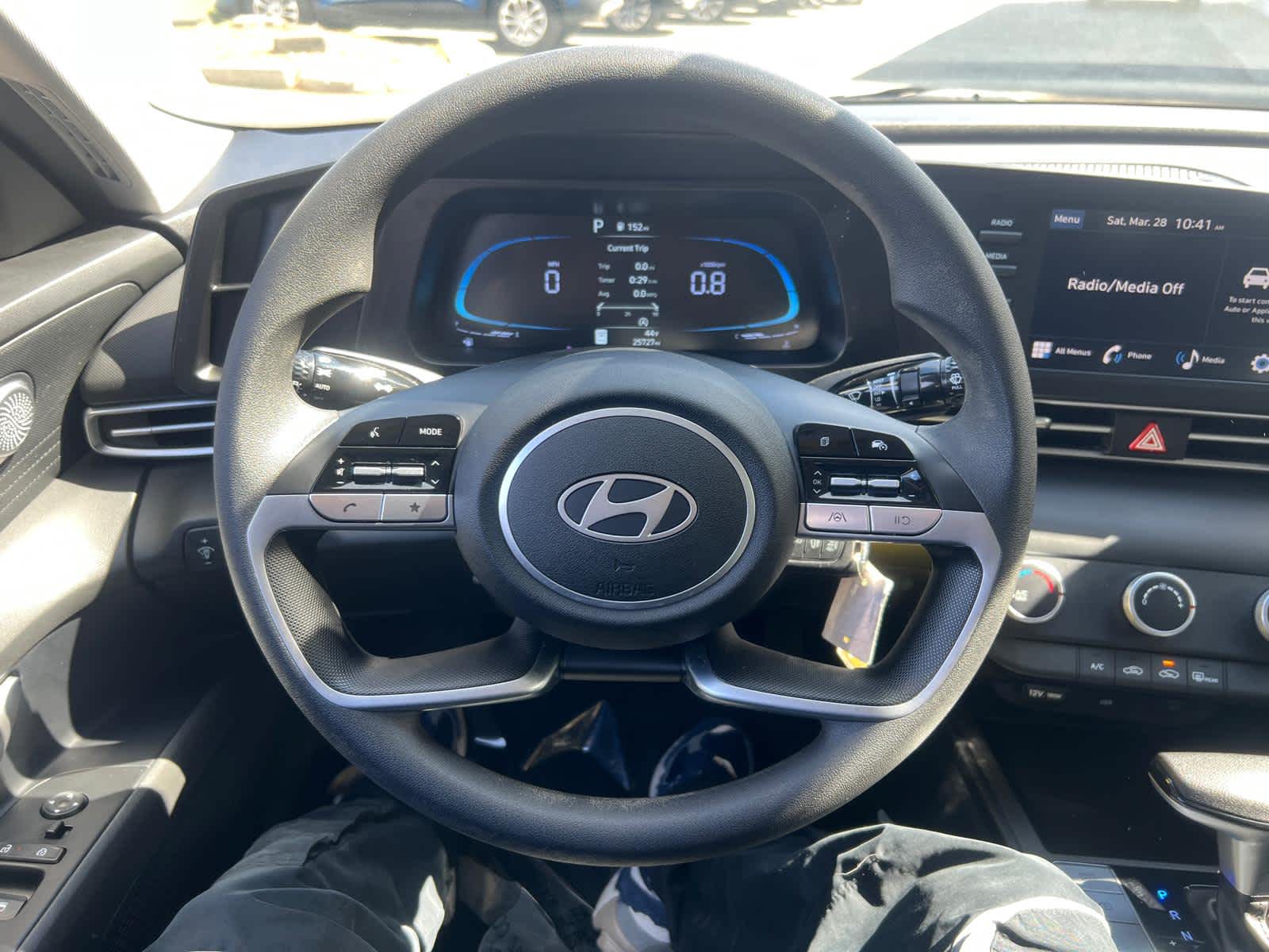 2025 Hyundai Elantra SE