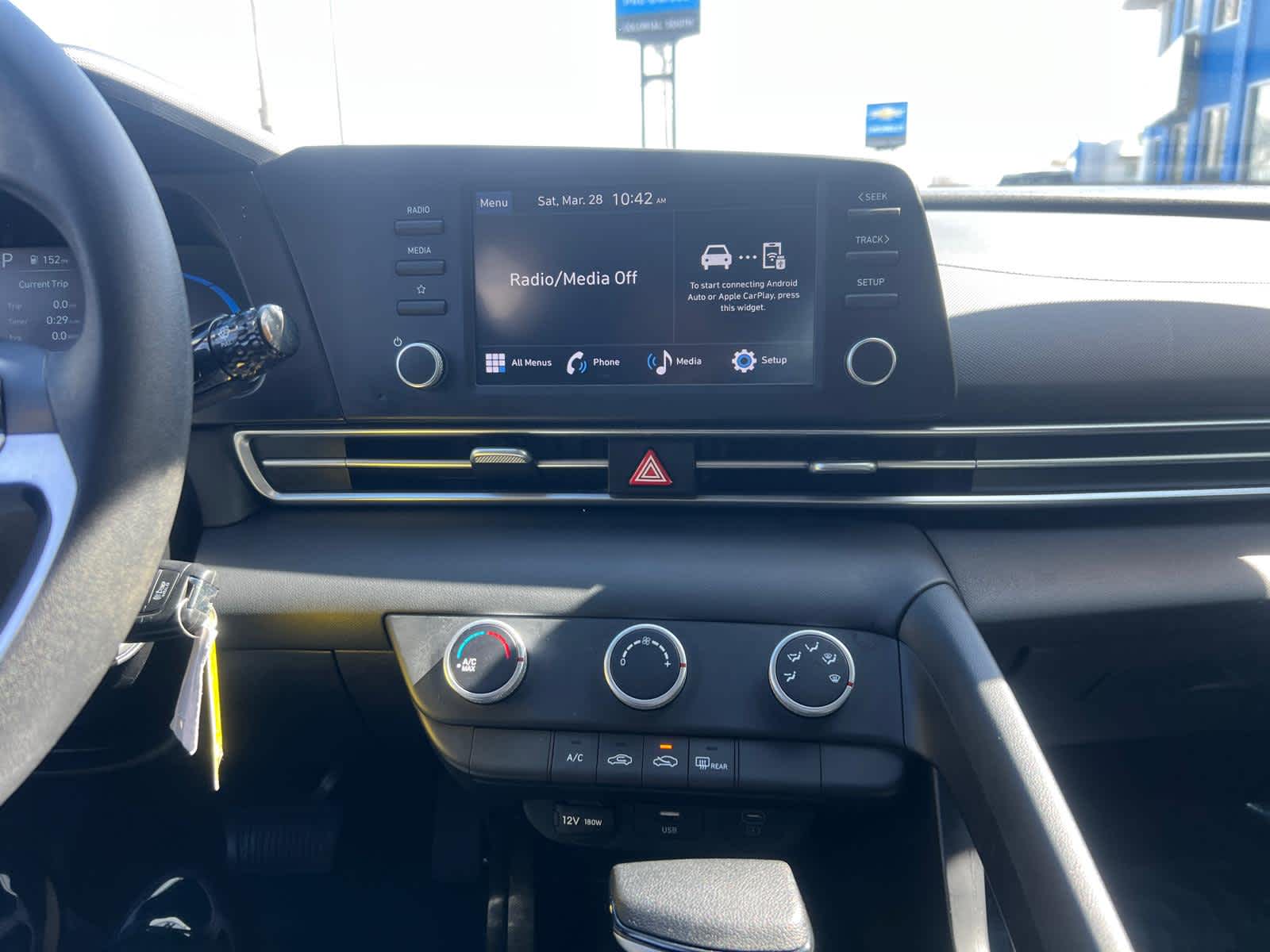 2025 Hyundai Elantra SE