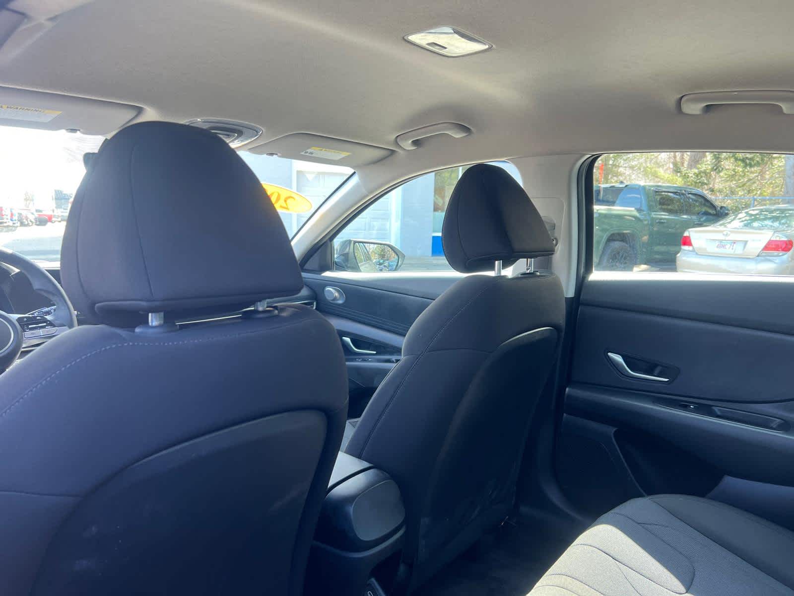 2025 Hyundai Elantra SE