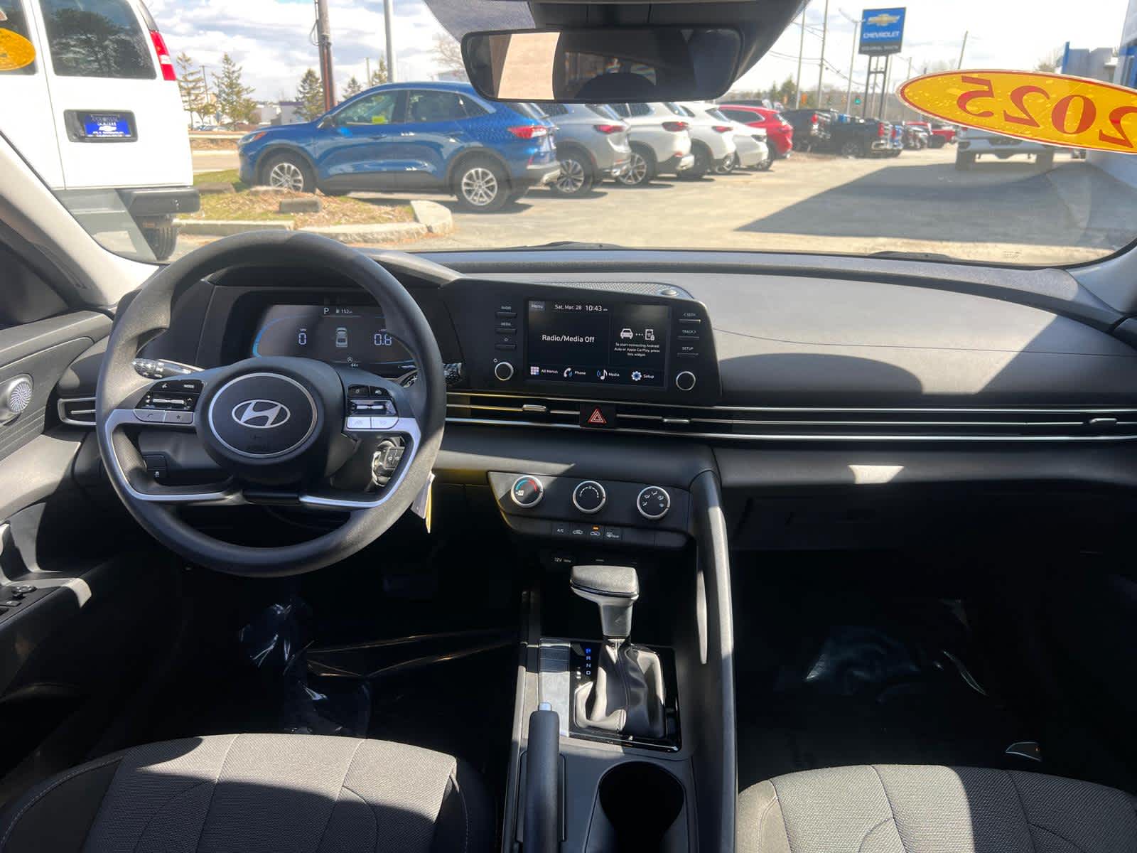 2025 Hyundai Elantra SE