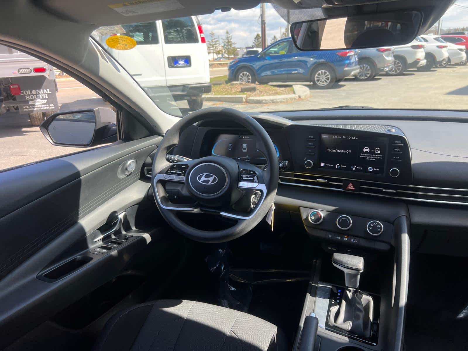 2025 Hyundai Elantra SE