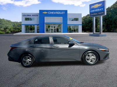 2025 Hyundai Elantra SE