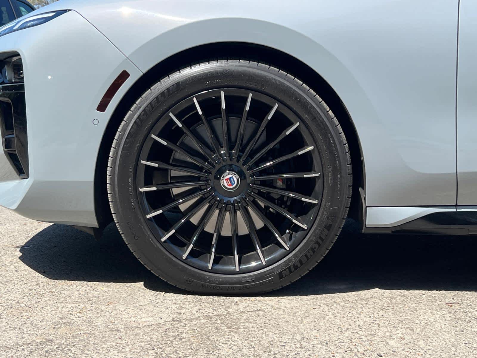 2023 BMW 760 i xDrive