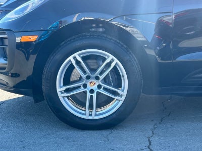 2025 Porsche Macan BASE/T