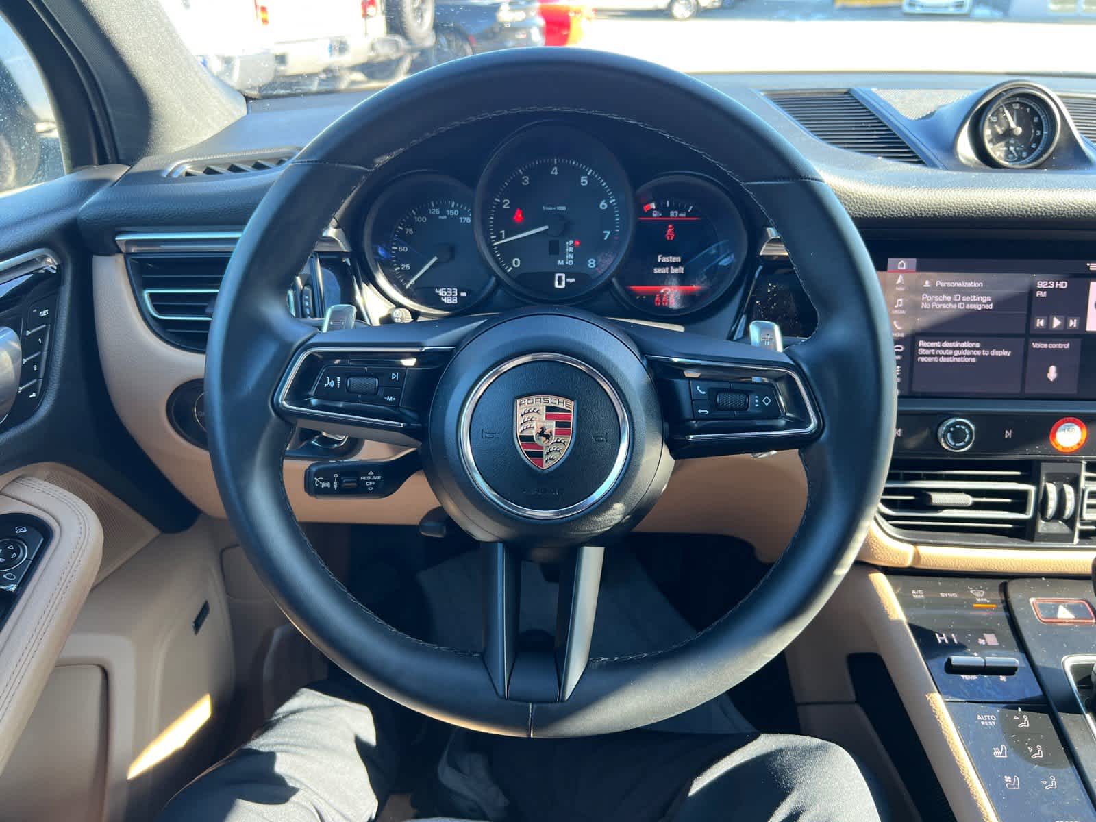 2025 Porsche Macan BASE/T