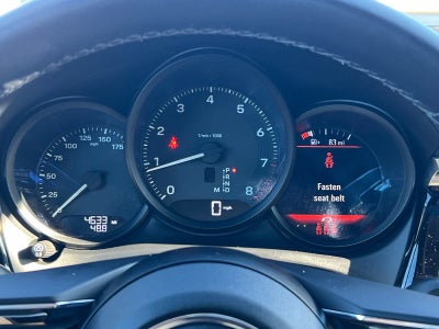 2025 Porsche Macan BASE/T