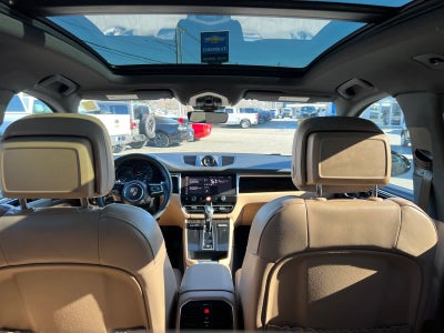 2025 Porsche Macan BASE/T