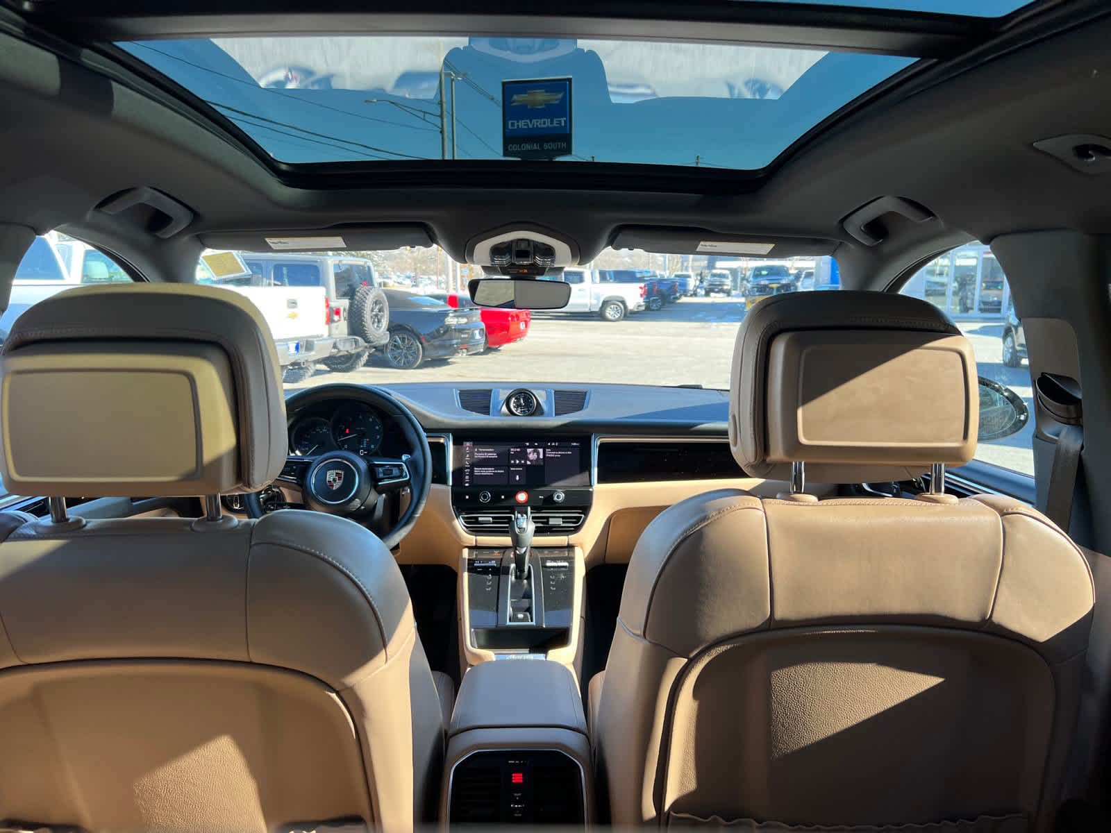 2025 Porsche Macan BASE/T