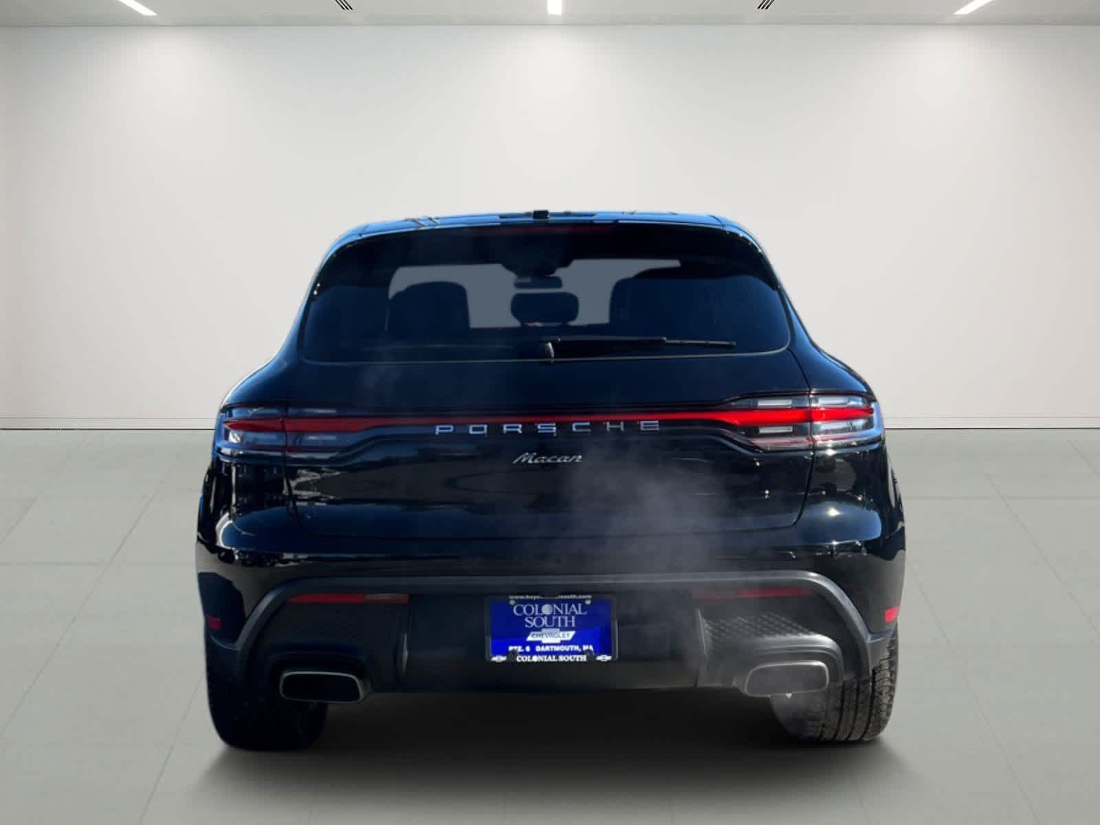 2025 Porsche Macan BASE/T