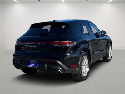 2025 Porsche Macan BASE/T
