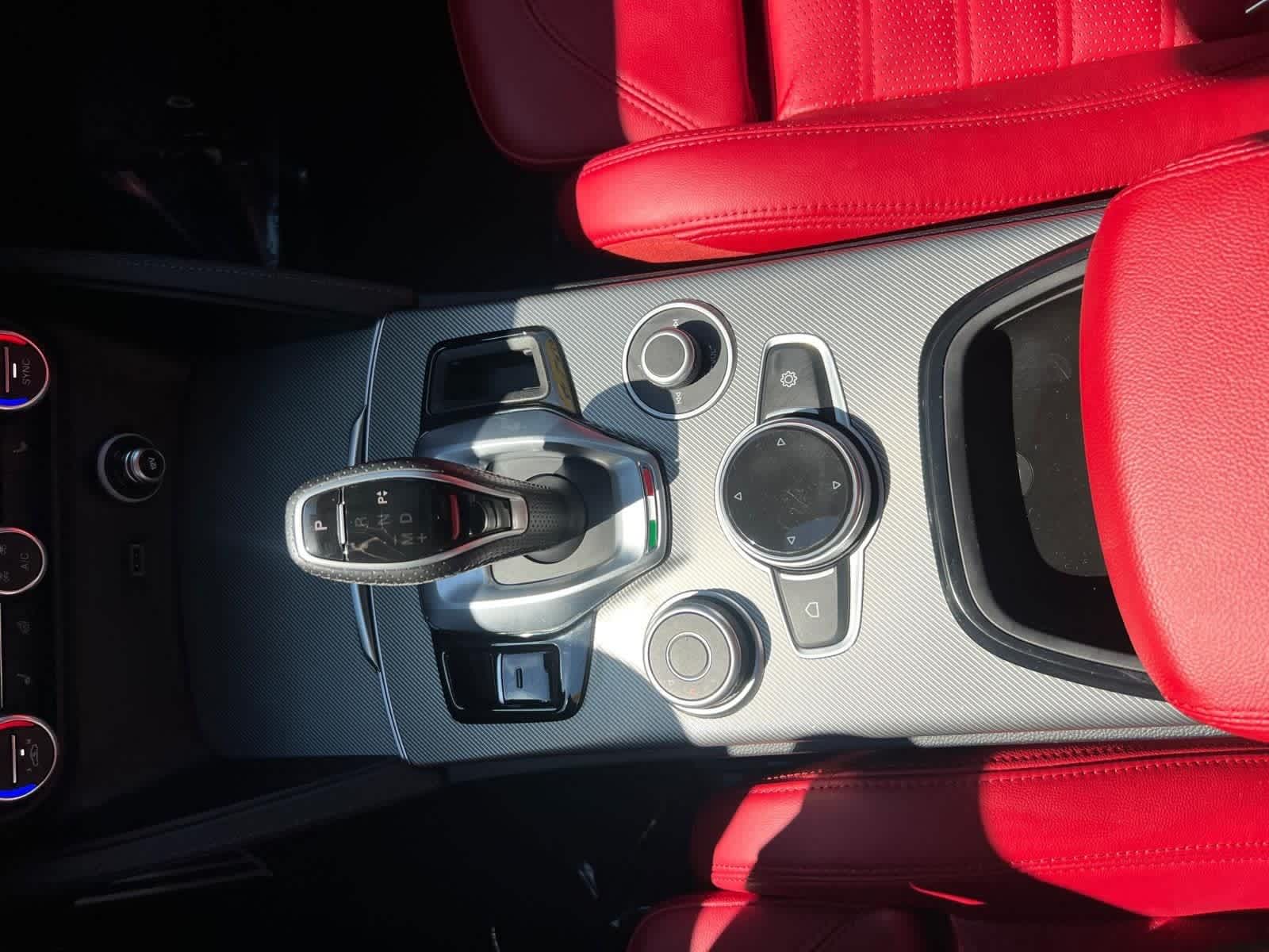 2024 Alfa Romeo Stelvio Veloce AWD
